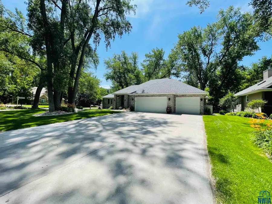 460 N Royal Troon, Dakota Dunes, SD 57049 - Image #2