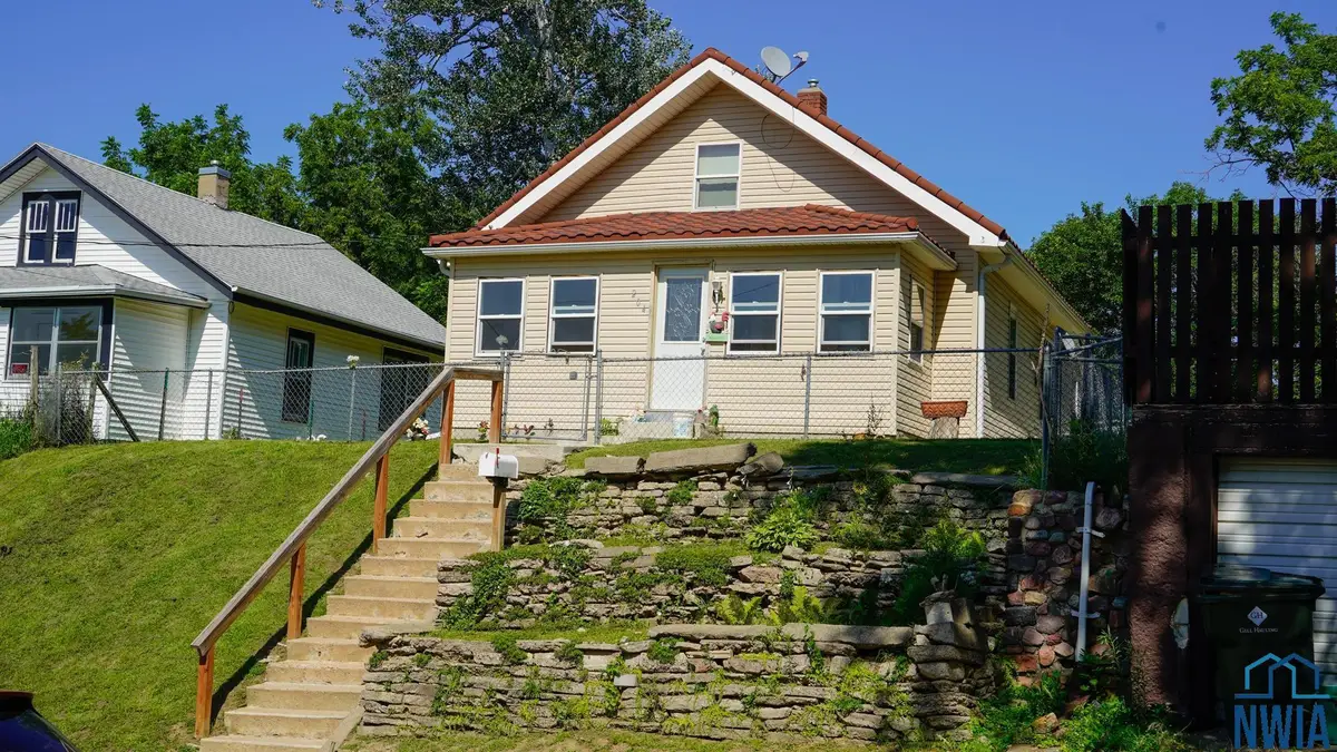 204 S LEONARD ST., Sioux City, IA 51103 - Image #1