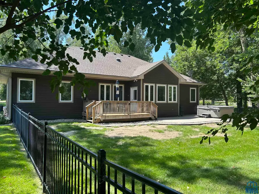 875 E Sawgrass Trail, Dakota Dunes, SD 57049 - Image #3