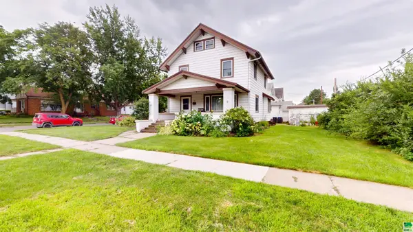 120 E 1st Street, Storm Lake, IA 50588