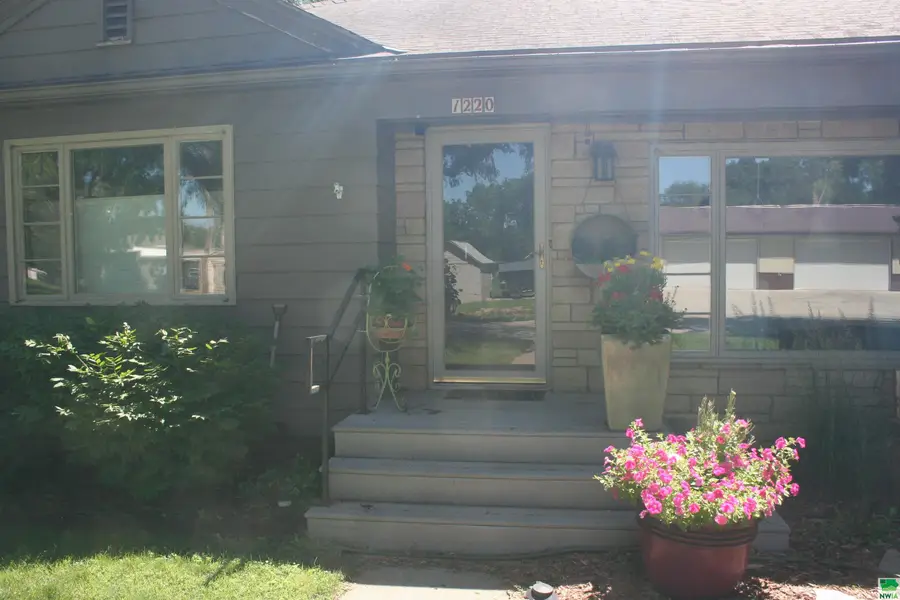 1220 Ave L, Hawarden, IA 51023 - Image #2