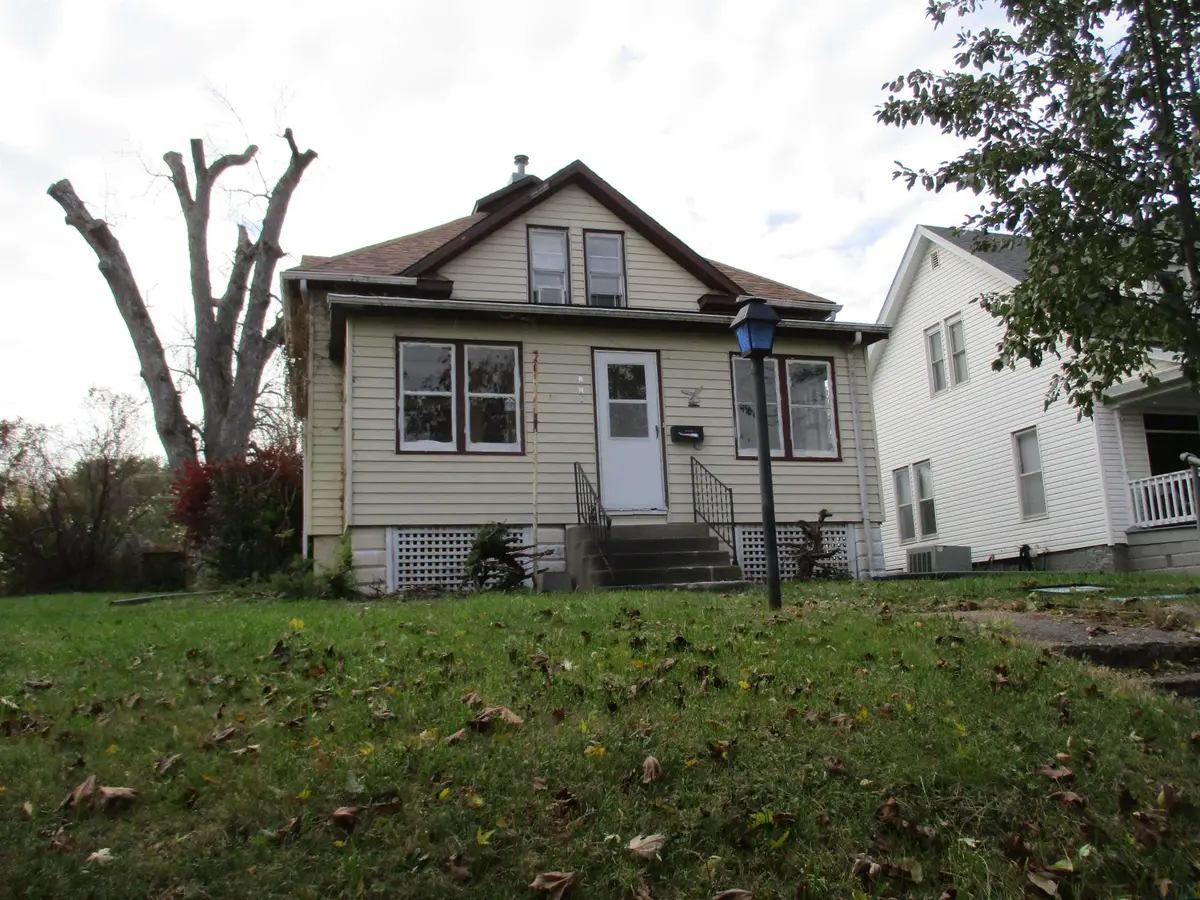 215 S 8th Street, Cherokee, IA 51012 - Image #1