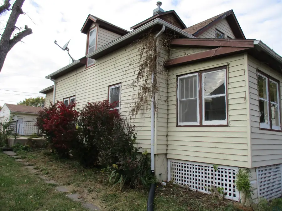 215 S 8th Street, Cherokee, IA 51012 - Image #3