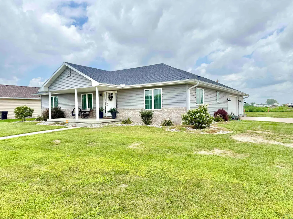 1302 CLAIRMONT CIR, Sergeant Bluff, IA 51054 - Image #1