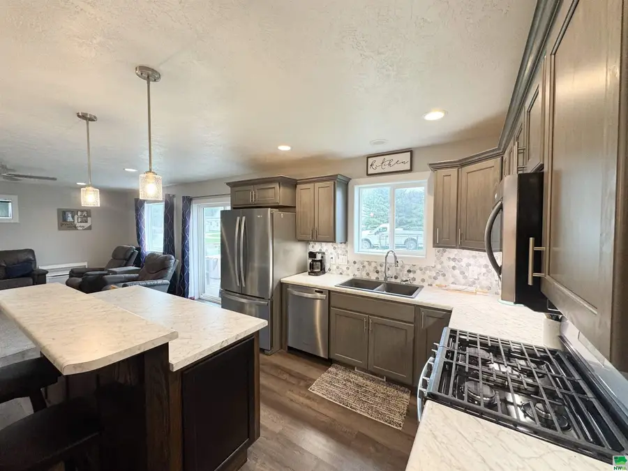 504 Sunset Ct, Rock Rapids, IA 51246 - Image #3