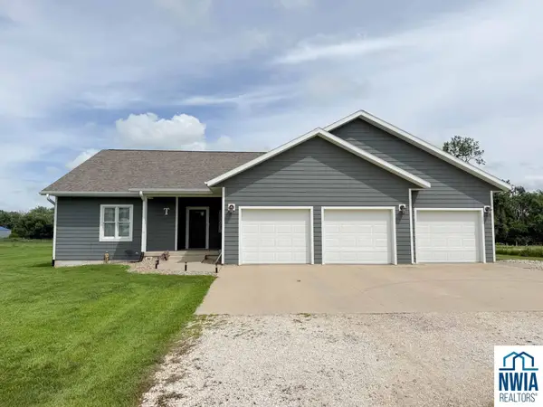 111 Arkansas Ave, Alton, IA 51003