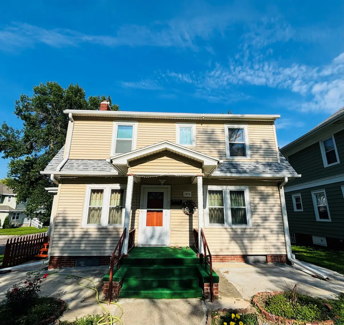 1922 DOUGLAS ST, Sioux City, IA 51104 - Image #1