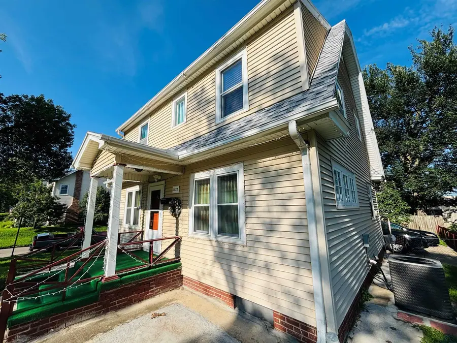 1922 DOUGLAS ST, Sioux City, IA 51104 - Image #2