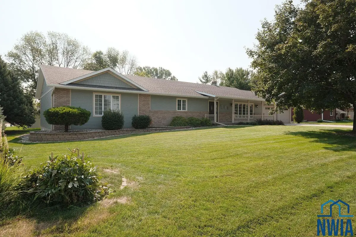 203 Michigan Ave NW, Orange City, IA 51041 - Image #1
