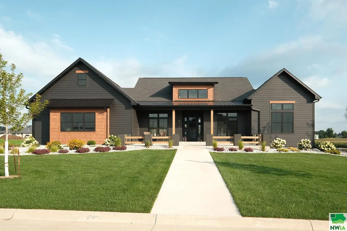 716 18th Street SE, Sioux Center, IA 51250 - Image #1
