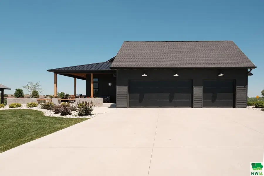 716 18th Street SE, Sioux Center, IA 51250 - Image #3