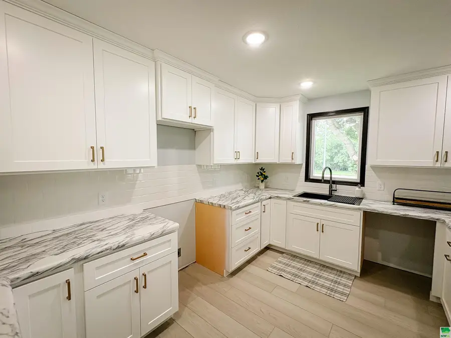 208 2nd Ave, Sibley, IA 51249 - Image #3