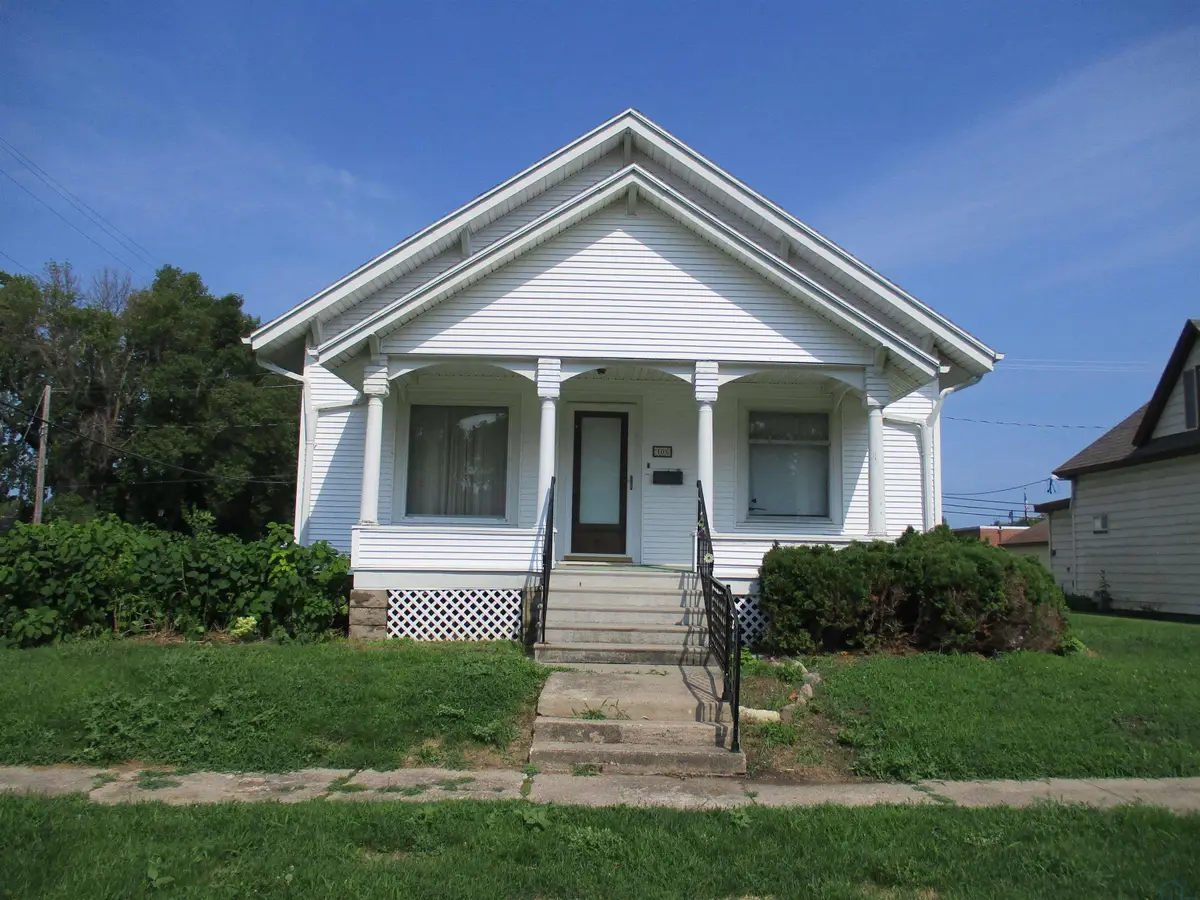 10 S 1st Ave, Hartley, IA 51346 - #1