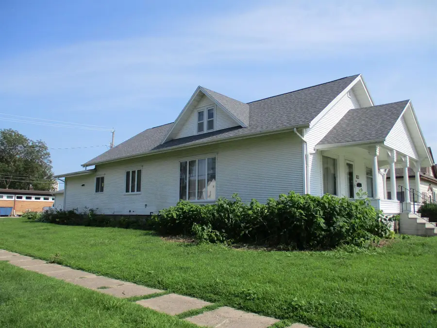 10 S 1st Ave, Hartley, IA 51346 - #3