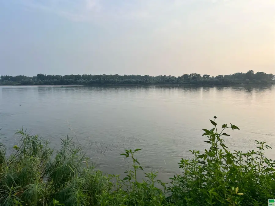 46019 Daniel Place, Vermillion, SD 57069 - Image #2