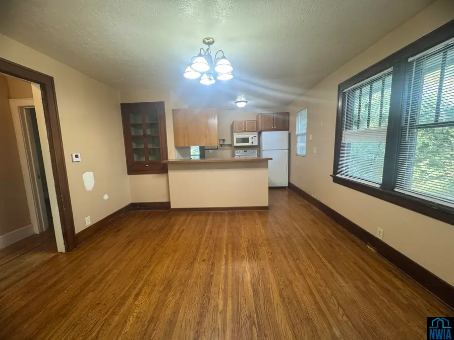 219 S COLLINS ST, Sioux City, IA 51103 - Image #2