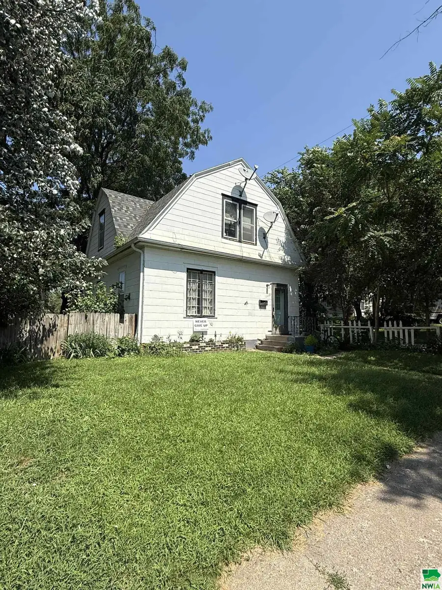 1513 W 18TH, Sioux City, IA 51103 - #3
