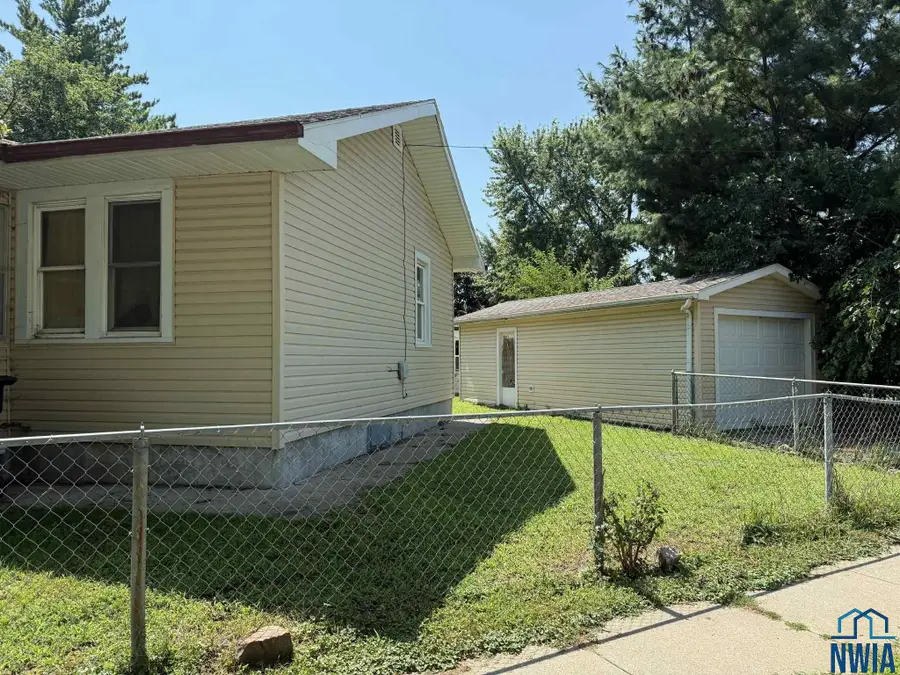 800 PAUL AVE, Sioux City, IA 51109 - Image #2