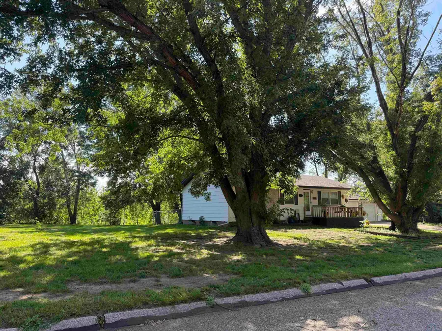 2040 Clover Dr., Akron, IA 51001 - Image #2