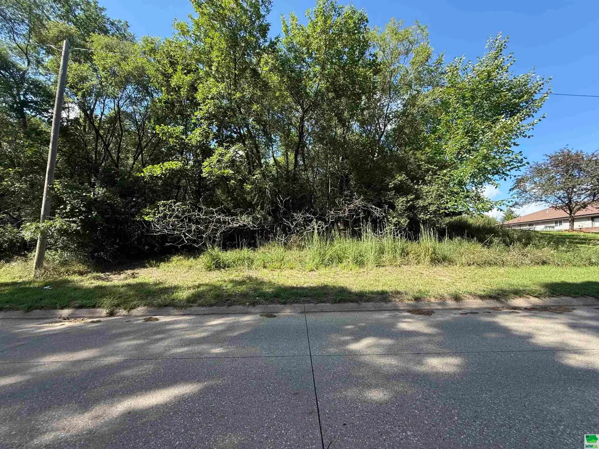 3011 7TH ST, Sioux City, IA 51105 - Image #1