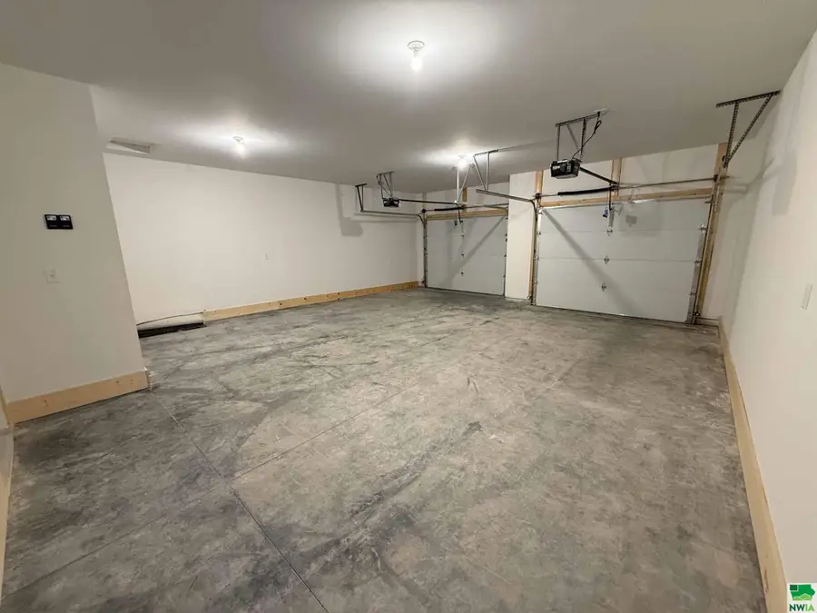 1102 14th St SE, Orange City, IA 51041 - Image #3