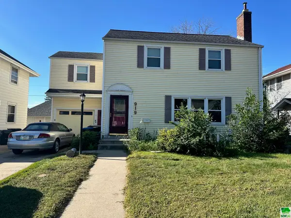 919 W Cherry St, Cherokee, IA 51012