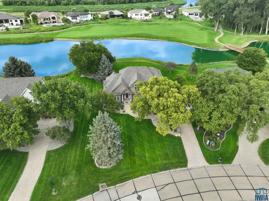 822 E Saint Andrews Cir, Dakota Dunes, SD 57049 - Image #3