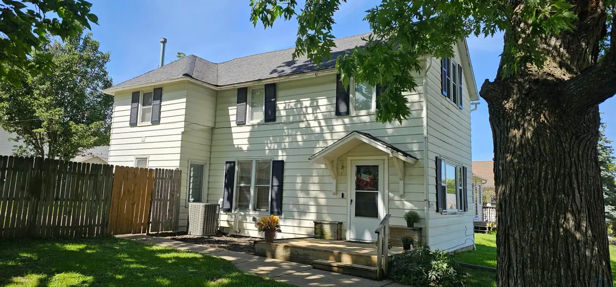 2313 S ROYCE ST, Sioux City, IA 51106 - Image #1