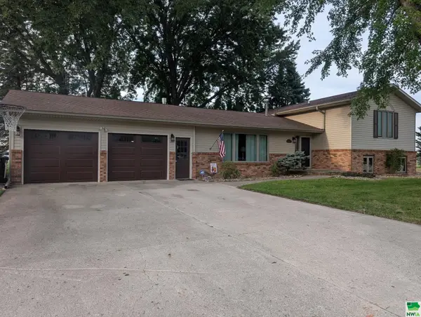 1531 Sunrise Ct., Sheldon, IA 51201