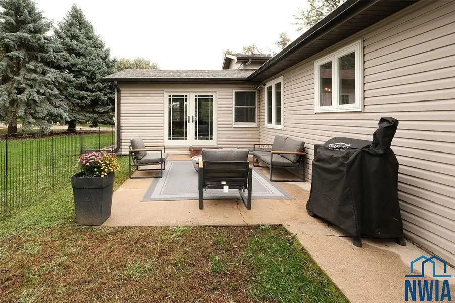 508 Zuider Zee Drive SE, Orange City, IA 51041 - Image #2