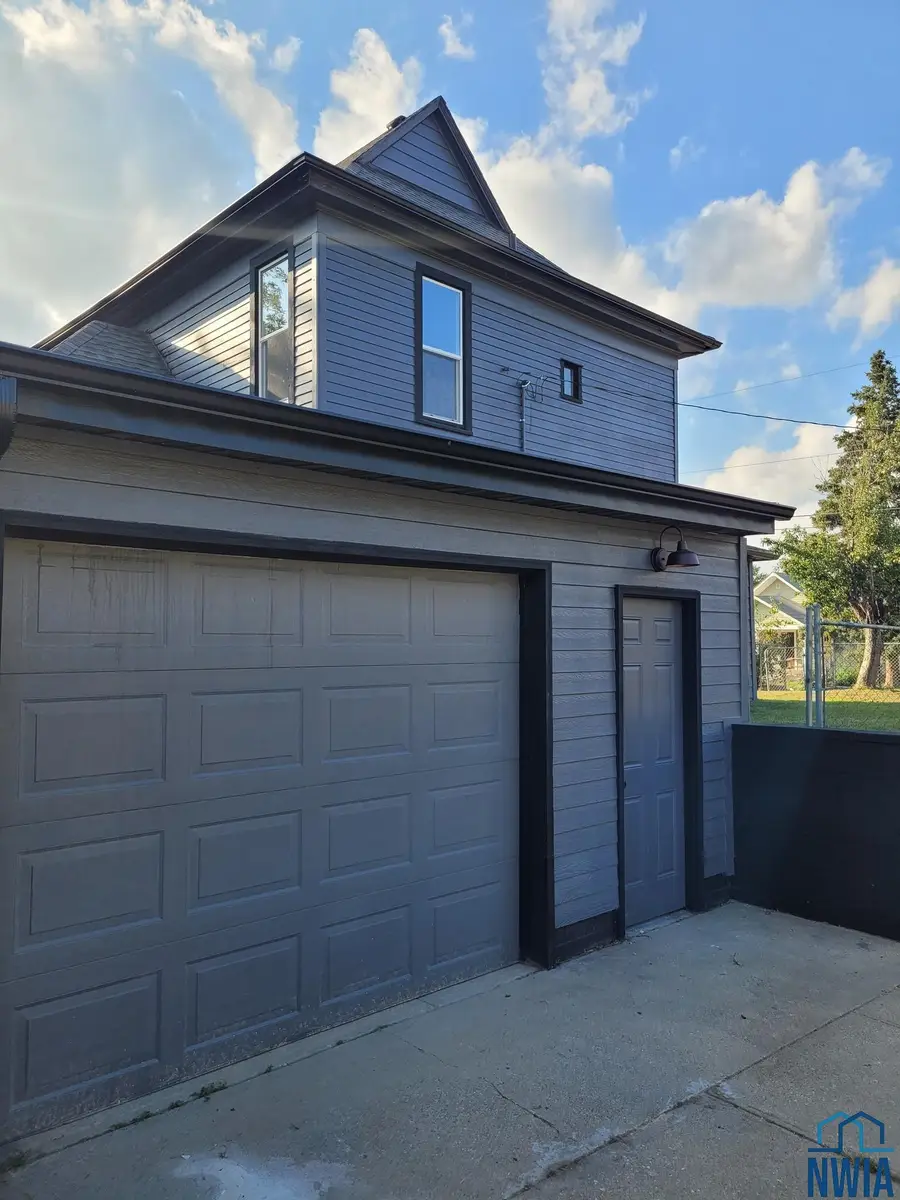 1902 & 1904 W 4th Street, Sioux City, IA 51103 - Image #2