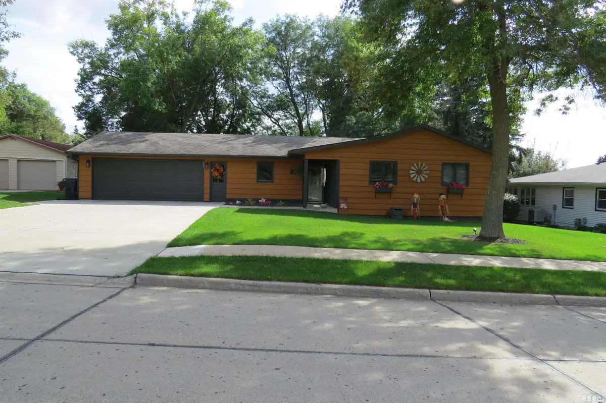 34 Prospect St SW, Le Mars, IA 51031 - Image #1