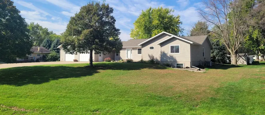 501 Joyce St, Sanborn, IA 51248 - Image #2