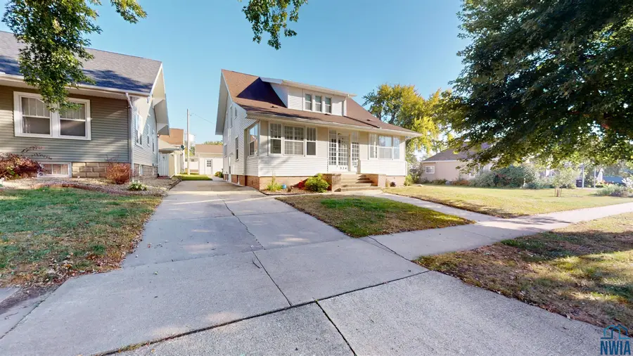 934 W CEDAR ST, Cherokee, IA 51012 - Image #2