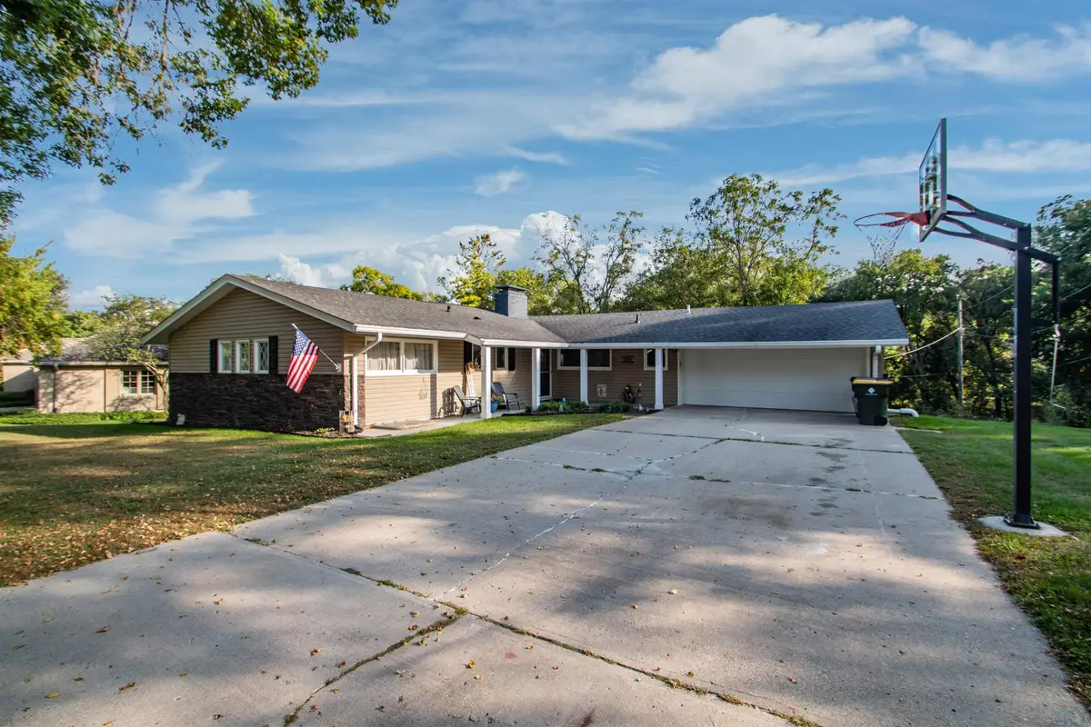 306 Pelletier Dr, Sioux City, IA 51104 - Image #1