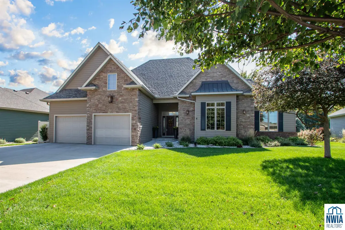 572 Bluestem Trail, Dakota Dunes, SD 57049 - Image #1