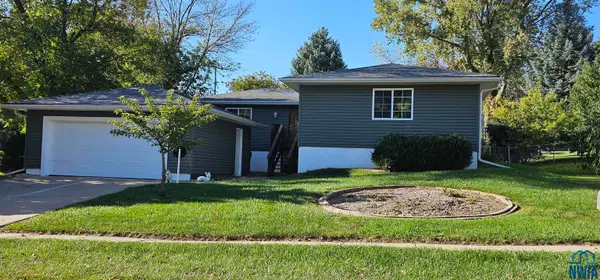 2518 APACHE DR, Sioux City, IA 51104