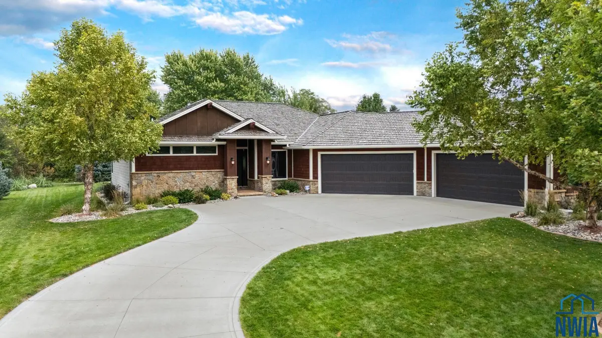 155 W Pinehurst Trail, Dakota Dunes, SD 57049 - Image #1