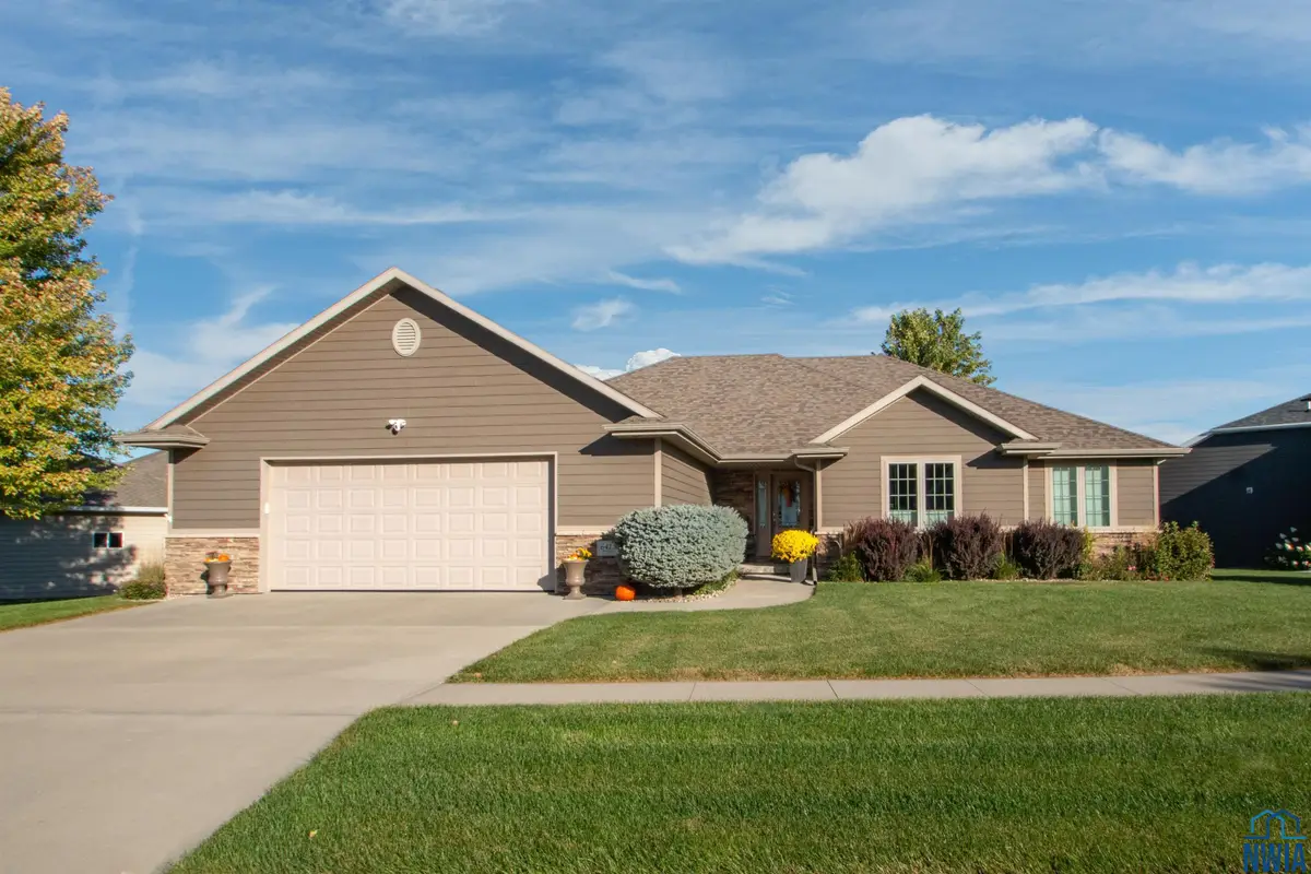 6413 Mickelson Street, Sioux City, IA 51106 - Image #1