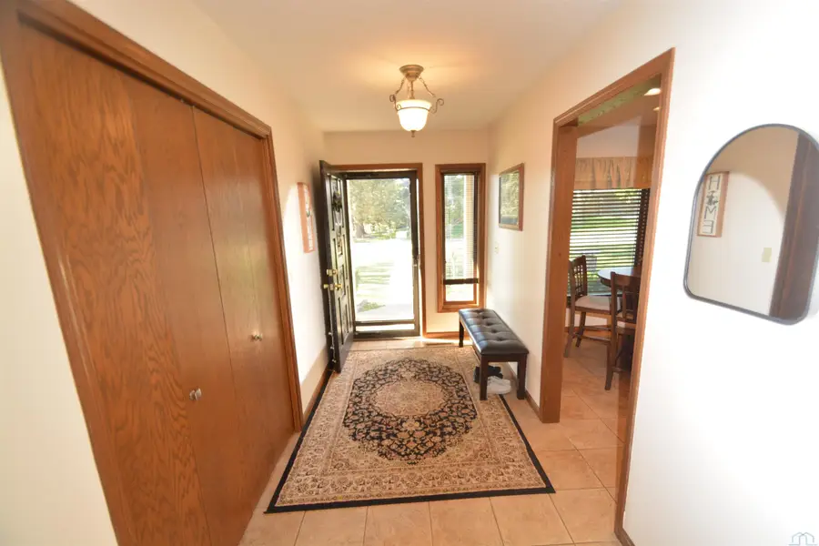 3718 S Briar Path, Sioux City, IA 51104 - Image #3