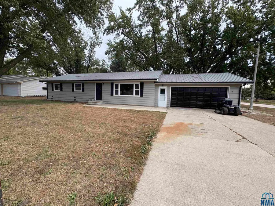 720 HYLAND AVE, Cherokee, IA 51012 - Image #2