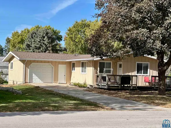 210 Harrison, Newell, IA 50568