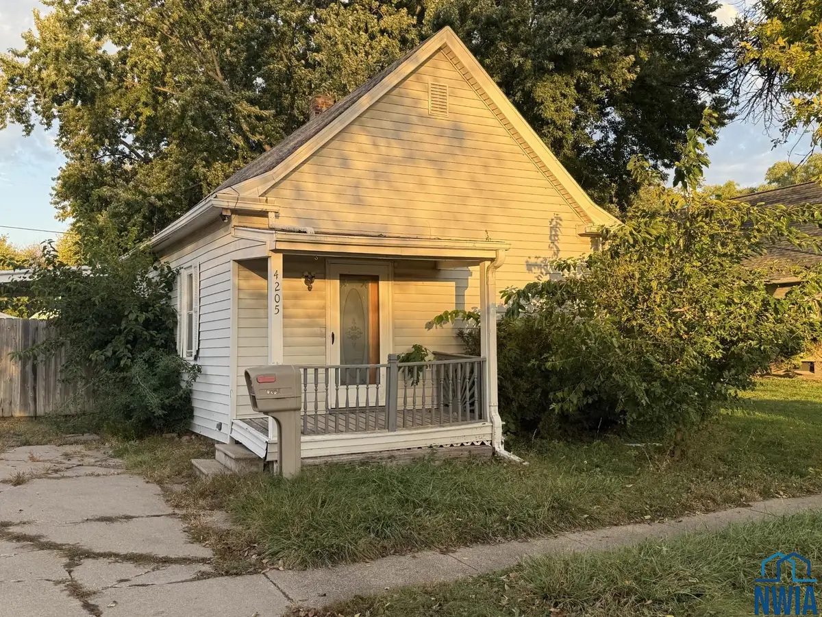 4205 TYLER ST, Sioux City, IA 51108 - #1