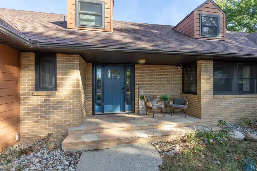 708 S KIEL ST, Holstein, IA 51025 - Image #3