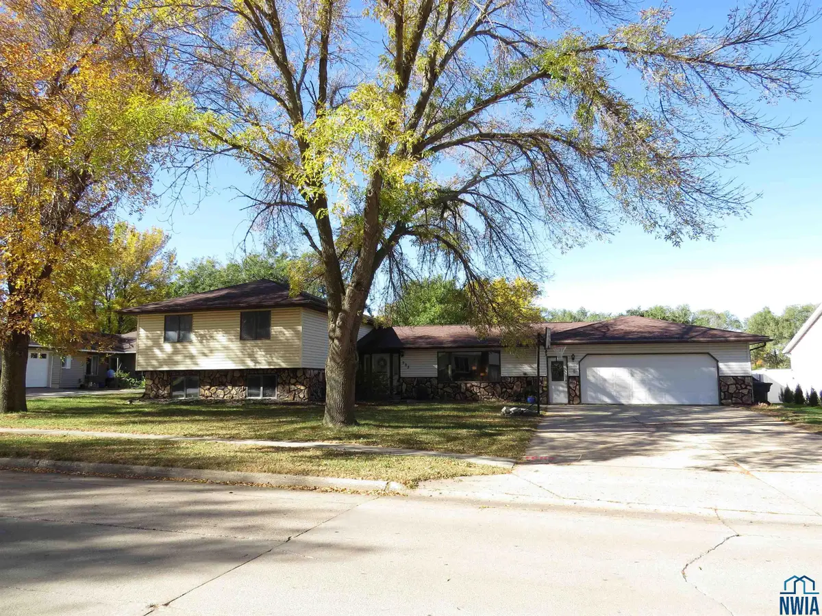 533 12th Ave. SW, Le Mars, IA 51031 - Image #1