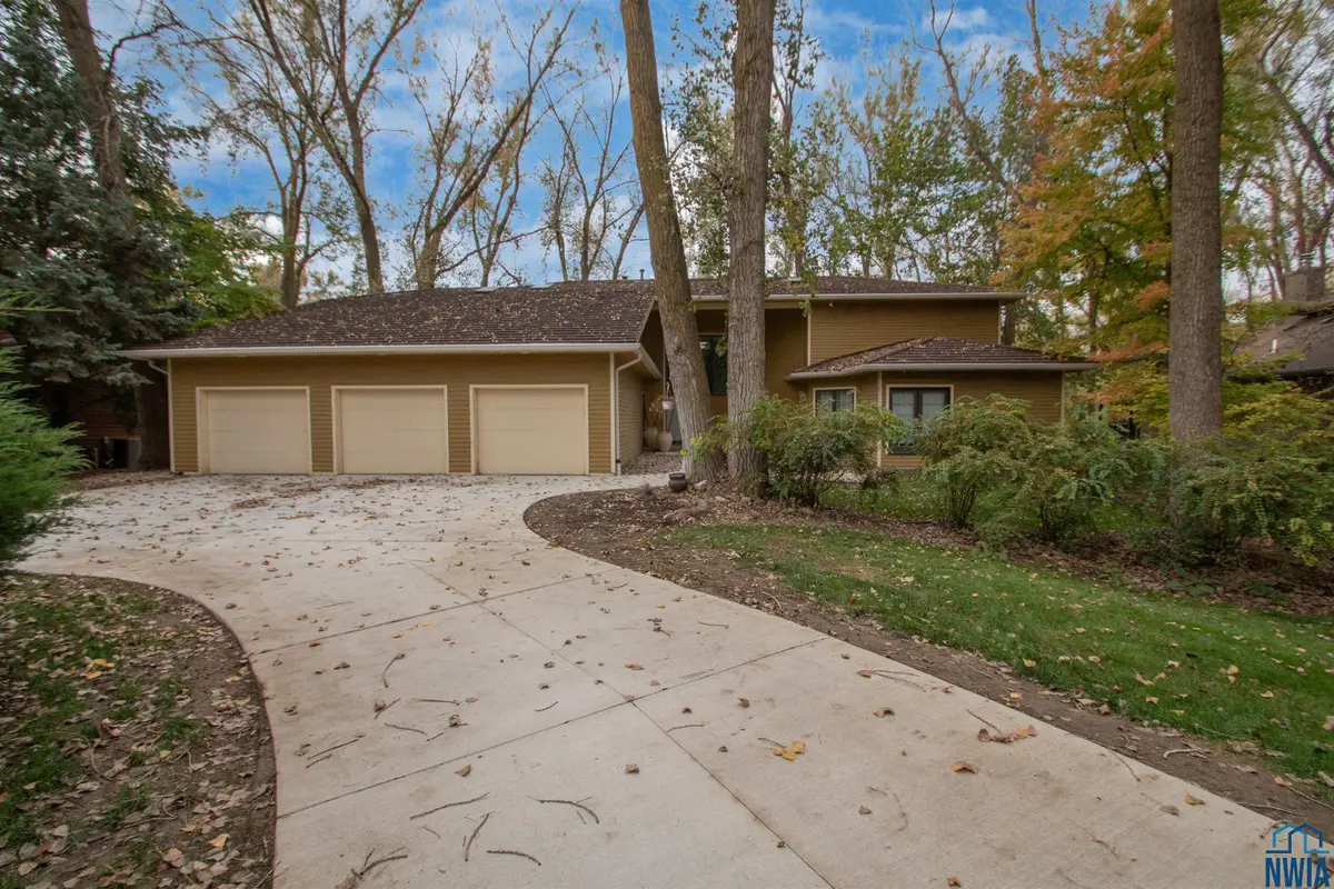 652 E Sawgrass Trail, Dakota Dunes, SD 57049 - Image #1