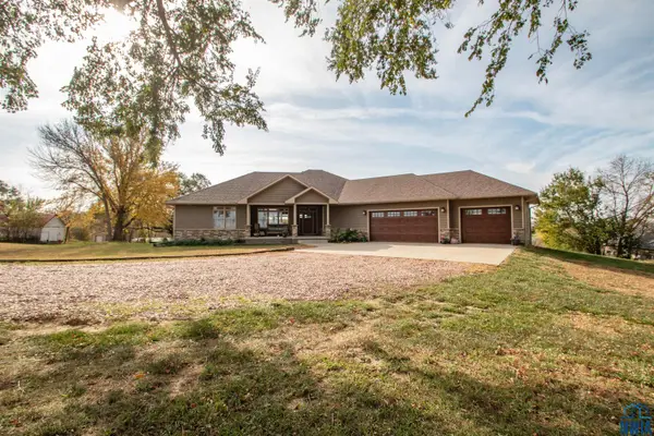 27370 Imperial Rd, Hinton, IA 51024