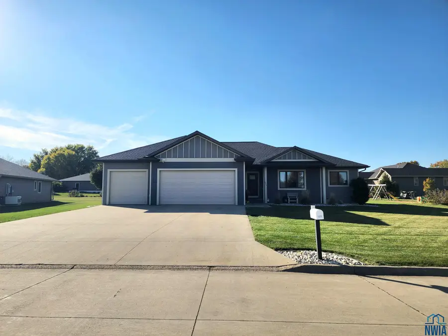 1311 Aspen St., Hull, IA 51239 - Image #2