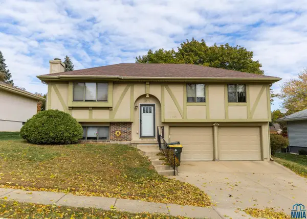 2425 Apache Dr., Sioux City, IA 51104