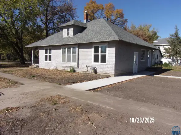 1302 CENTRAL AVE, Hawarden, IA 51023